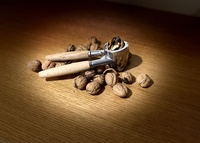 Hand Nutcracker